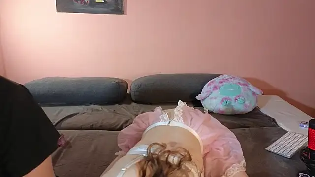 Snapshot of Katusha006 chatting on March 5, 2025, 12:49 am Katusha006 online show from March 5, 2025, 12:49 am