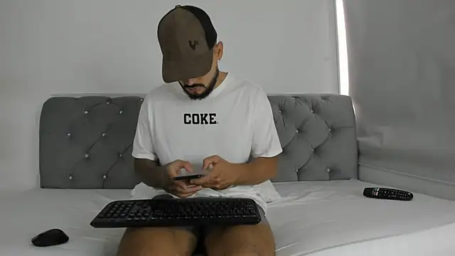 Snapshot of Emma_beautifull chatting on January 3, 2025, 12:40 pm Emma beautifull online show from January 3, 2025, 12:40 pm