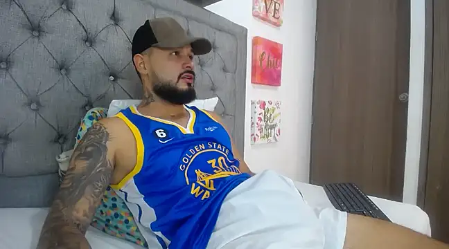 Snapshot of Emma_beautifull chatting on February 4, 2025, 6:14 am Emma beautifull online show from February 4, 2025, 6:14 am