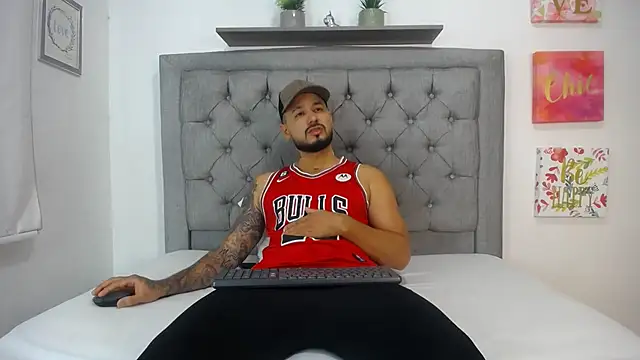 Snapshot of Emma_beautifull chatting on December 26, 2024, 10:05 am Emma beautifull online show from December 26, 2024, 10:05 am