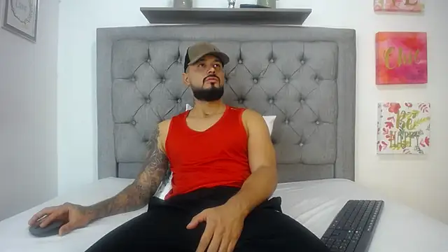 Snapshot of Emma_beautifull chatting on February 11, 2025, 2:46 am Emma beautifull online show from February 11, 2025, 2:46 am