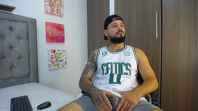 Snapshot of Emma_beautifull chatting on February 20, 2025, 4:07 am Emma beautifull online show from February 20, 2025, 4:07 am