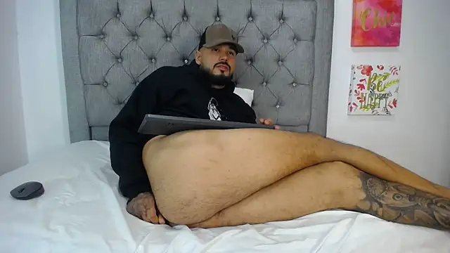 Snapshot of Emma_beautifull chatting on January 15, 2025, 5:50 am Emma beautifull online show from January 15, 2025, 5:50 am