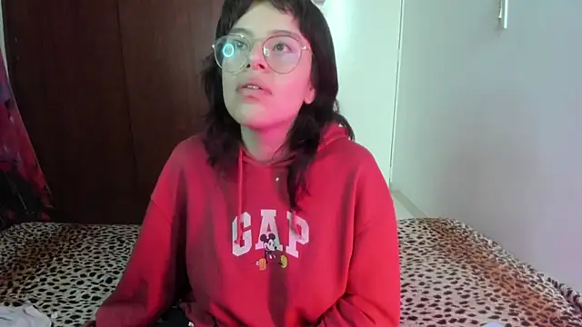 Lucyfx666 online show from September 22, 2025, 11:49 am