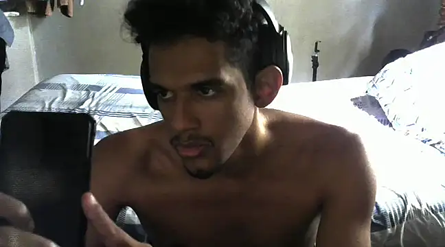 RenziTatte online show from March 11, 2025, 2:18 pm