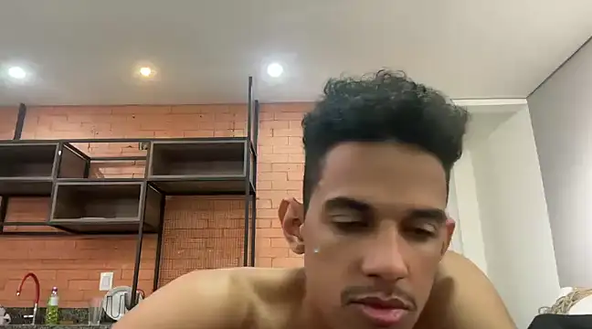 RenziTatte online show from March 1, 2025, 11:58 pm