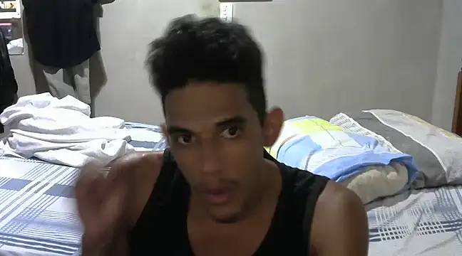 RenziTatte online show from February 28, 2025, 9:33 pm