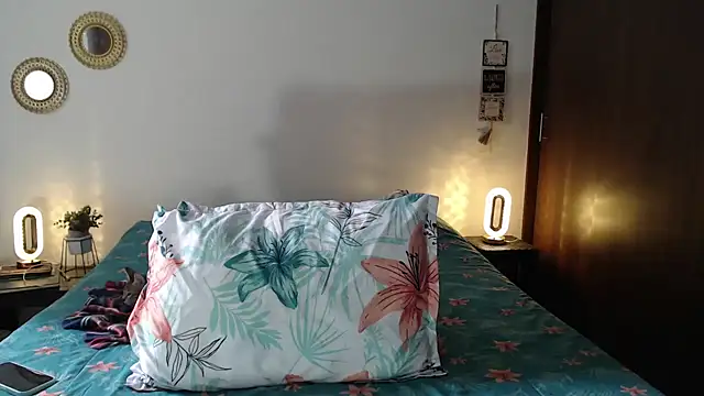 Snapshot of TatianaMonteross chatting on September 26, 2025, 8:59 pm TatianaMonteross online show from September 26, 2025, 8:59 pm