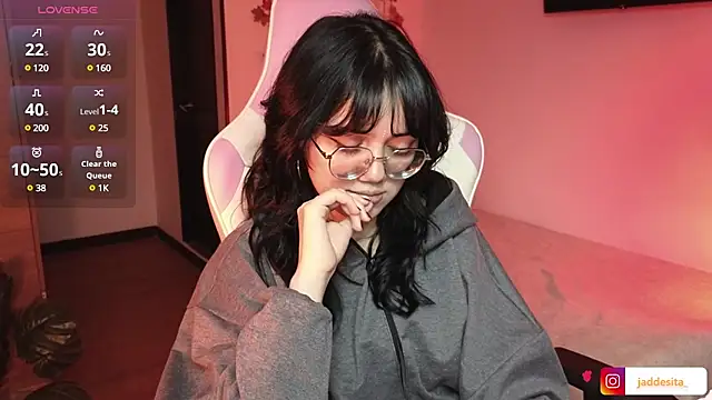 suzumi   online show from December 5, 2024, 9:00 am