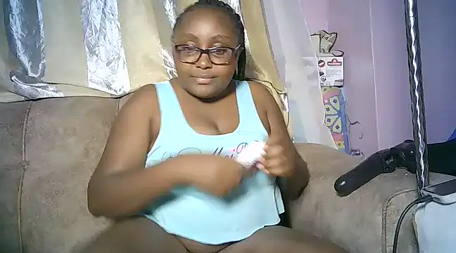 Snapshot of Queenxqu chatting on February 5, 2025, 7:31 pm Queenxqu online show from February 5, 2025, 7:31 pm