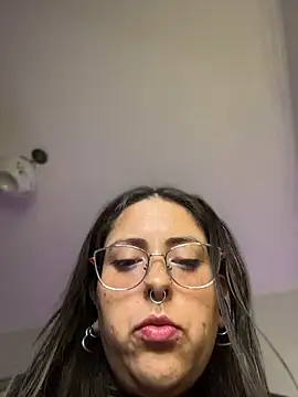 Snapshot of Mizztikaa chatting on May 6, 2026, 6:23 pm Mizztikaa online show from May 6, 2026, 6:23 pm