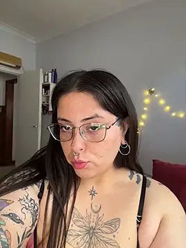 Mizztikaa online show from March 11, 2026, 6:24 pm