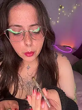 Snapshot of Mizztikaa chatting on July 9, 2026, 9:58 pm Mizztikaa online show from July 9, 2026, 9:58 pm