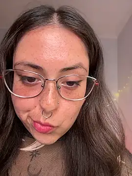Snapshot of Mizztikaa chatting on May 13, 2026, 6:48 pm Mizztikaa online show from May 13, 2026, 6:48 pm