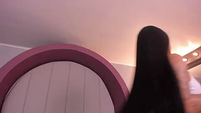 morganlake  online show from October 31, 2025, 3:36 am