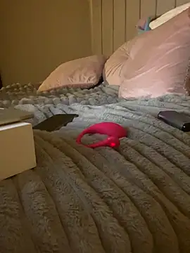 Snapshot of UKSYDNEYFOX chatting on November 14, 2025, 2:15 am UKSYDNEYFOX online show from November 14, 2025, 2:15 am