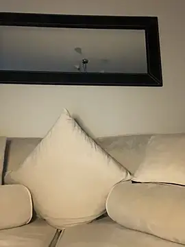 Snapshot of UKSYDNEYFOX chatting on March 15, 2025, 8:10 pm UKSYDNEYFOX online show from March 15, 2025, 8:10 pm