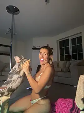 Snapshot of UKSYDNEYFOX chatting on February 23, 2025, 5:23 am UKSYDNEYFOX online show from February 23, 2025, 5:23 am