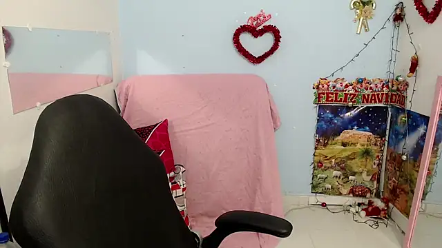 victoria jones online show from December 15, 2025, 2:01 pm