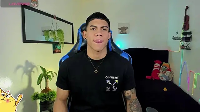 Damian latinxxx online show from February 26, 2026, 3:17 am