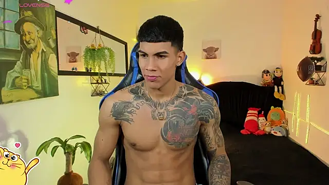 Damian latinxxx online show from March 23, 2026, 3:06 am