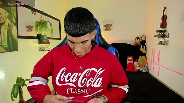 Damian latinxxx online show from March 19, 2026, 2:22 am