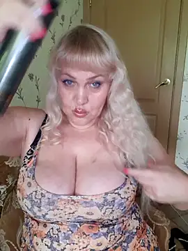 IsabellaBoni online show from May 20, 2026, 6:54 am