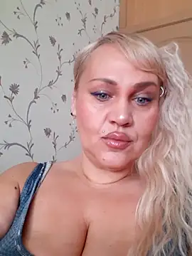 IsabellaBoni online show from February 18, 2026, 7:39 am