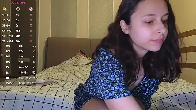 Snapshot of Agatha_Sade chatting on March 3, 2025, 6:13 pm Agatha Sade online show from March 3, 2025, 6:13 pm