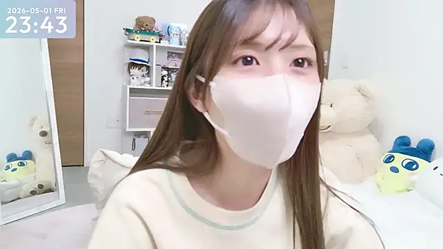 Snapshot of -SHINON- chatting on May 1, 2026, 2:44 pm -SHINON- online show from May 1, 2026, 2:44 pm