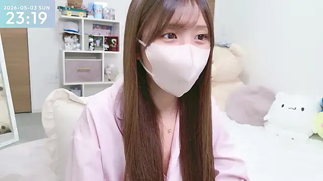 Snapshot of -SHINON- chatting on May 3, 2026, 2:20 pm -SHINON- online show from May 3, 2026, 2:20 pm