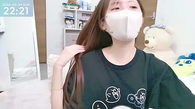 Snapshot of -SHINON- chatting on May 24, 2026, 1:22 pm -SHINON- online show from May 24, 2026, 1:22 pm