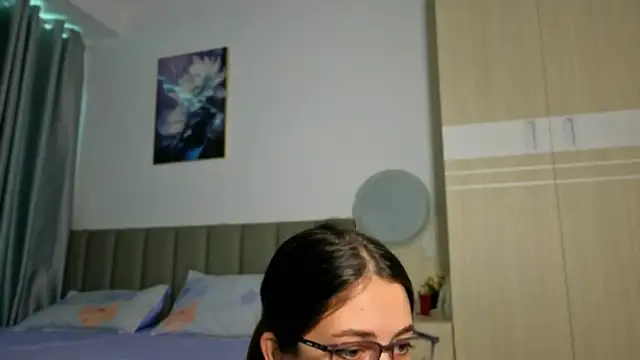 Snapshot of sweety_vikky chatting on July 6, 2026, 12:06 am sweety vikky online show from July 6, 2026, 12:06 am