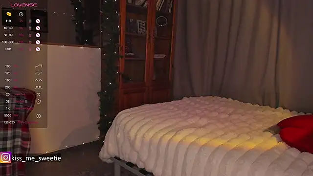 Snapshot of Ashley_Mintt chatting on December 16, 2025, 10:52 am Ashley Mintt online show from December 16, 2025, 10:52 am