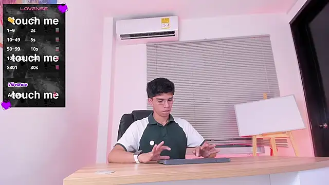 Santy carrington online show from April 7, 2026, 8:43 pm