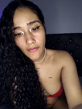 Snapshot of jaderossxx chatting on April 18, 2026, 1:52 am jaderossxx online show from April 18, 2026, 1:52 am