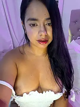 Snapshot of MarianaByanchi chatting on October 29, 2025, 9:08 am MarianaByanchi online show from October 29, 2025, 9:08 am