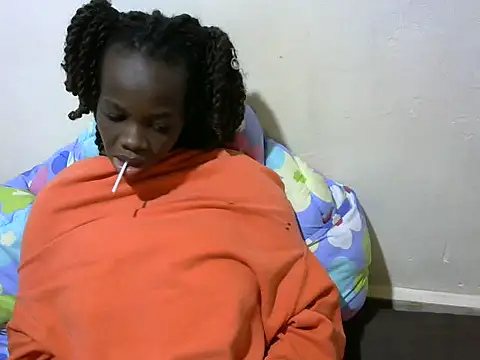 Snapshot of Thicky_kyla chatting on May 19, 2026, 6:37 pm Thicky kyla online show from May 19, 2026, 6:37 pm