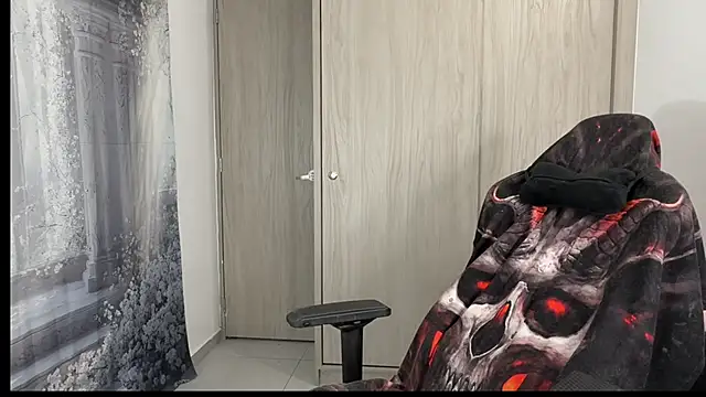 Snapshot of gabriel__manson chatting on November 1, 2025, 12:28 am gabriel manson online show from November 1, 2025, 12:28 am