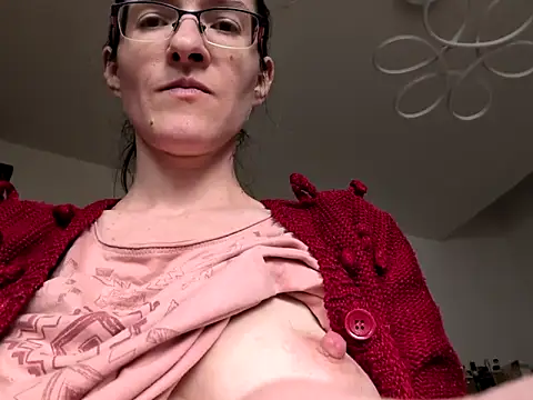 Snapshot of Milky_hairy_mommy chatting on March 15, 2025, 11:29 am Milky hairy mommy online show from March 15, 2025, 11:29 am