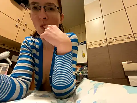 Snapshot of Milky_hairy_mommy chatting on October 11, 2025, 6:31 pm Milky hairy mommy online show from October 11, 2025, 6:31 pm