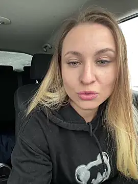 Snapshot of OlgaBuzzz chatting on December 22, 2025, 6:24 am OlgaBuzzz online show from December 22, 2025, 6:24 am