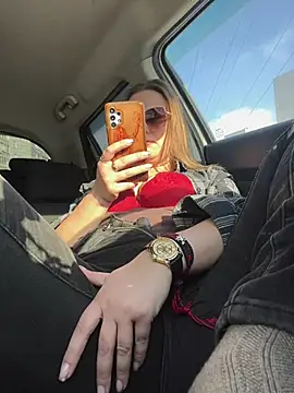 Snapshot of OlgaBuzzz chatting on February 20, 2026, 6:26 am OlgaBuzzz online show from February 20, 2026, 6:26 am