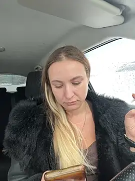 Snapshot of OlgaBuzzz chatting on November 12, 2025, 6:39 am OlgaBuzzz online show from November 12, 2025, 6:39 am