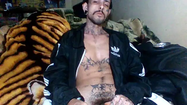 Snapshot of sellvageria chatting on October 18, 2025, 12:45 am sellvageria online show from October 18, 2025, 12:45 am