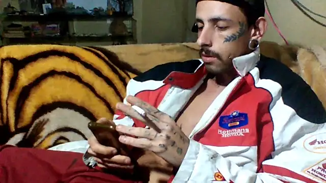 Snapshot of sellvageria chatting on October 12, 2025, 10:22 pm sellvageria online show from October 12, 2025, 10:22 pm