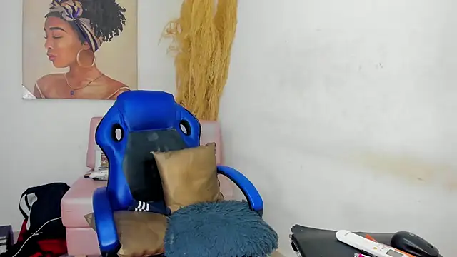 Snapshot of mia_foxts chatting on October 15, 2025, 11:35 pm mia foxts online show from October 15, 2025, 11:35 pm