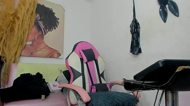 Snapshot of mia_foxts chatting on December 3, 2025, 2:45 am mia foxts online show from December 3, 2025, 2:45 am