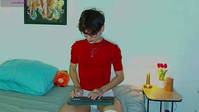 arnold laurent  online show from September 22, 2025, 7:31 pm