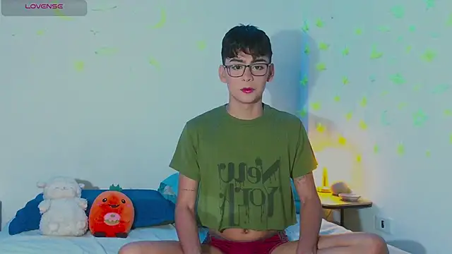 arnold laurent  online show from March 17, 2025, 9:57 pm